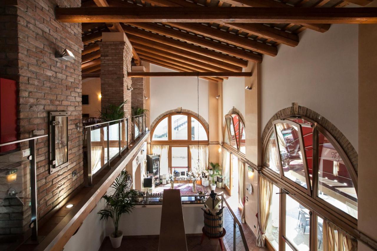 Albergo Antica Corte Marchesini كامبانيا لوبيا المظهر الخارجي الصورة